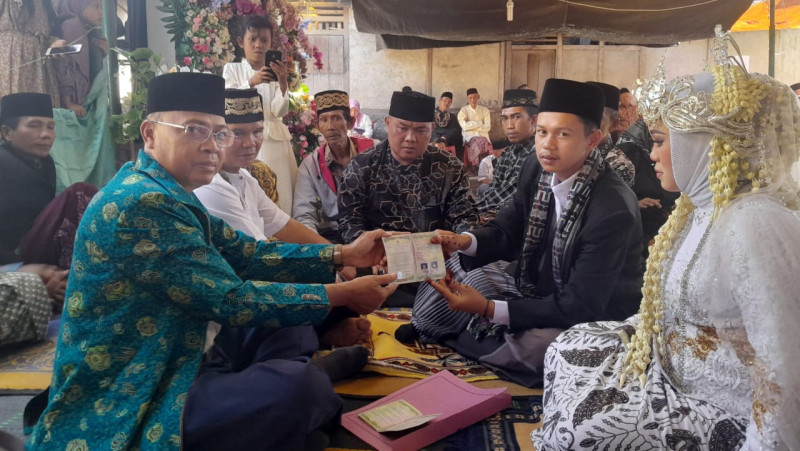 Ikhlas Melayani, Penghulu KUA Curup Selatan Aktif Menjalankan Tugas di Akhir Pekan