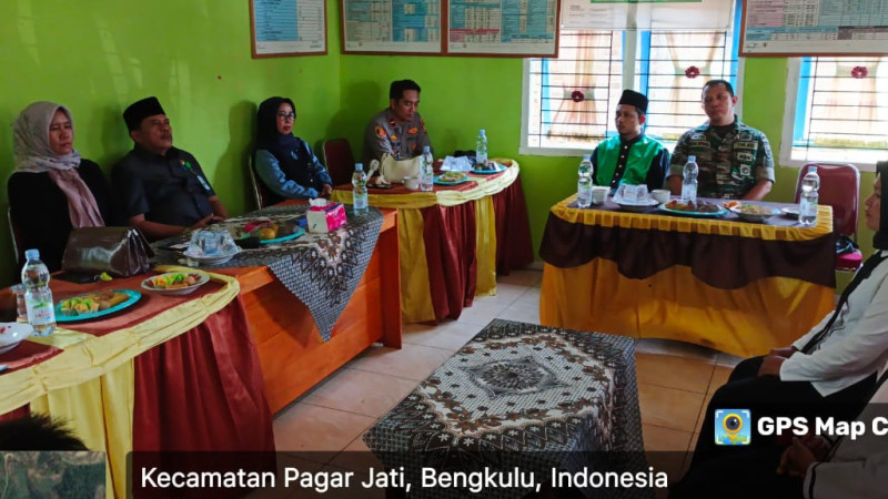 Kepala KUA Kec. Pagar Jati menjadi Pengukuh Sumpah Pelantikan Anggota BPD Desa Pagar Jati