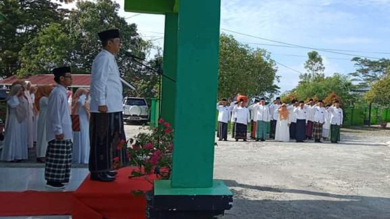 Kepala KUA Air Periukan Menghadiri Apel Hari Santri Di Kantor Kemenag Kabupaten Seluma