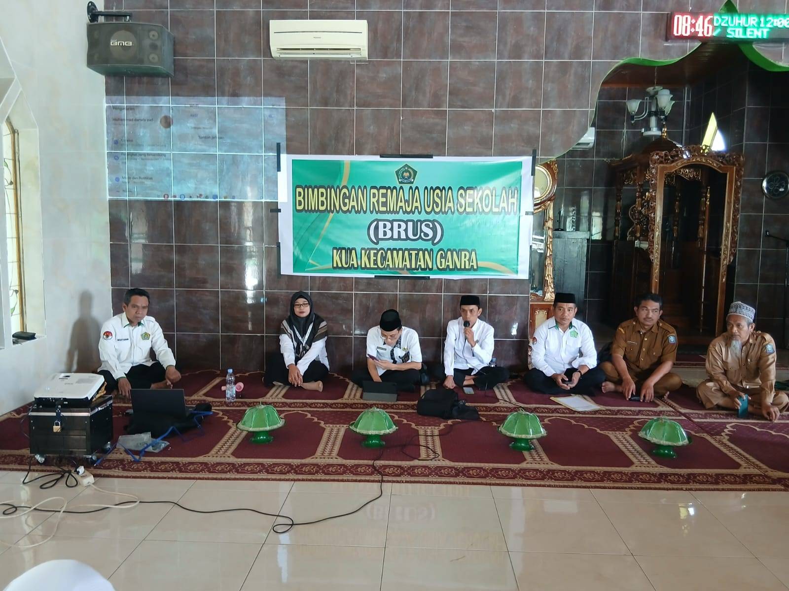 Bimbingan Remaja Usia Sekolah (BRUS) di Kecamatan Ganra: Membentuk Generasi Islami, Sehat, dan Berkarakter