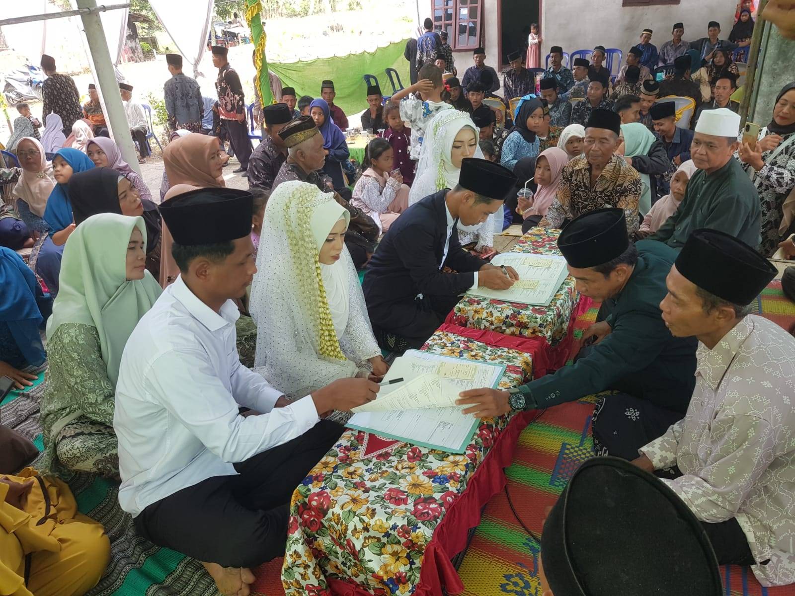 Akad Nikah Si Kembar Dilaksanakan Dalam Satu Majelis