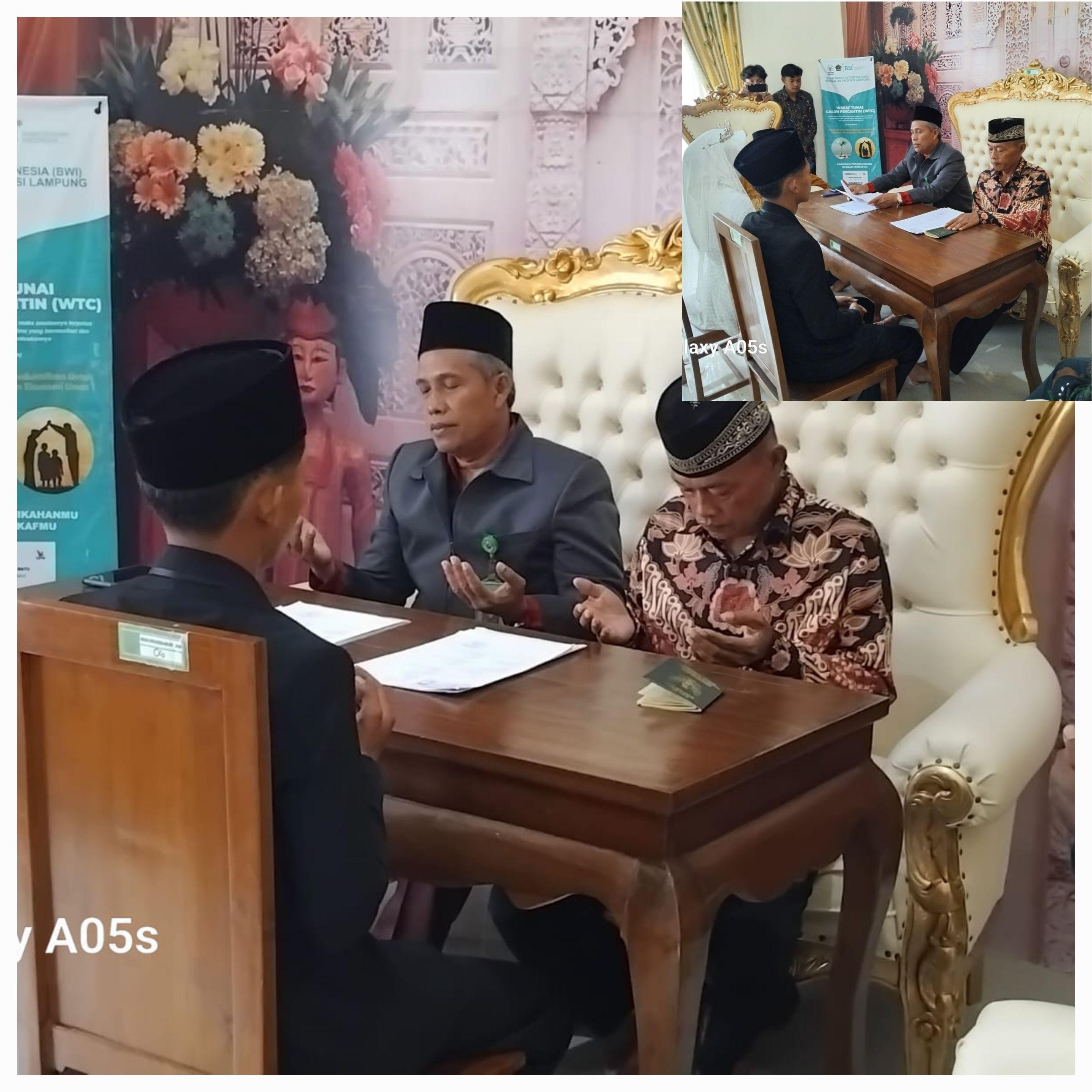 Nikah Sederhana di KUA; Penghulu Laksanakan Tugasnya