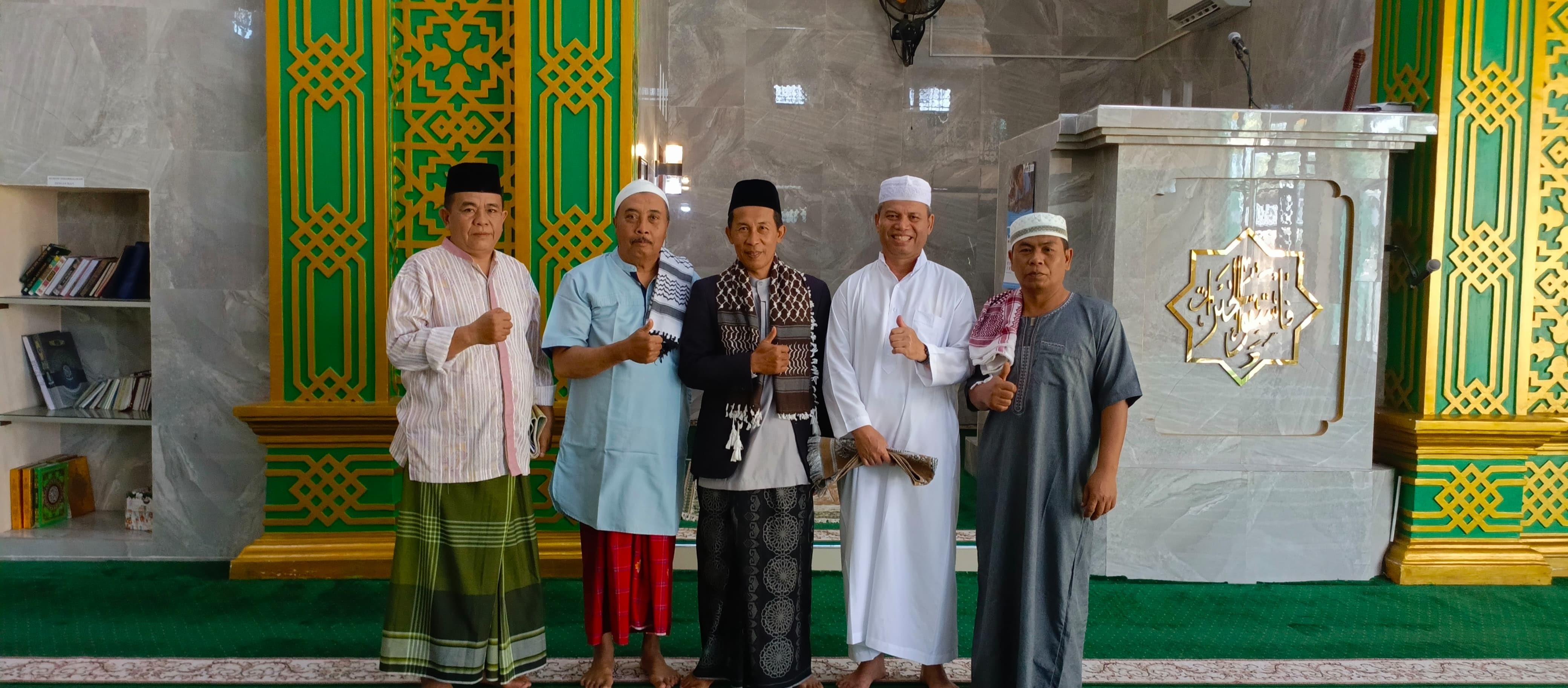 Ka. KUA Merigi Lakukan Pembinaan Keagamaan Di Wilayah Kecamatan Merigi Melalui Khutbah Jum’at