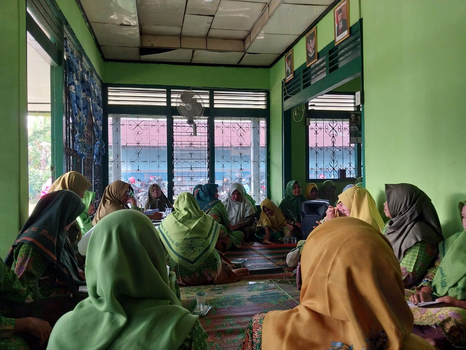 Kartini PAIF KUA Sekampung Udik Gelorakan Semangat Muslimat NU Sambut Kantor Baru