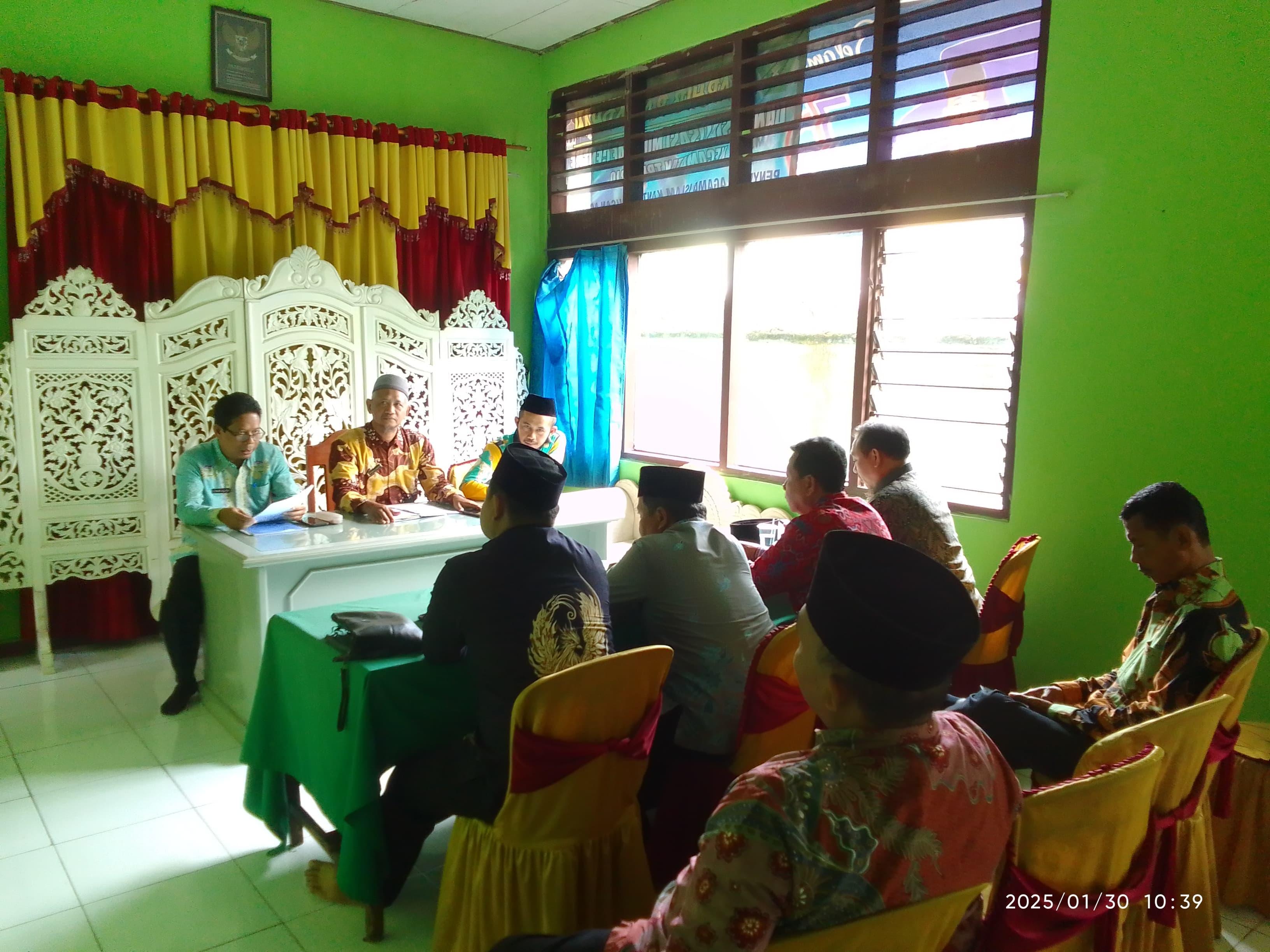 Panitia MUSCAB II PC APRI Lampung Tengah Gelar Rapat Persiapan di Aula KUA Trimurjo