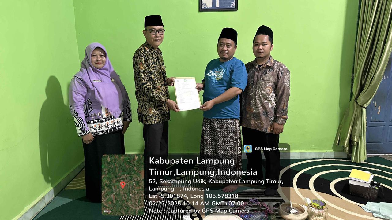 Resmi! KUA Sekampung Udik Serahkan E-AIW Tanah Wakaf untuk SMA Hidayatul Muhtadiin
