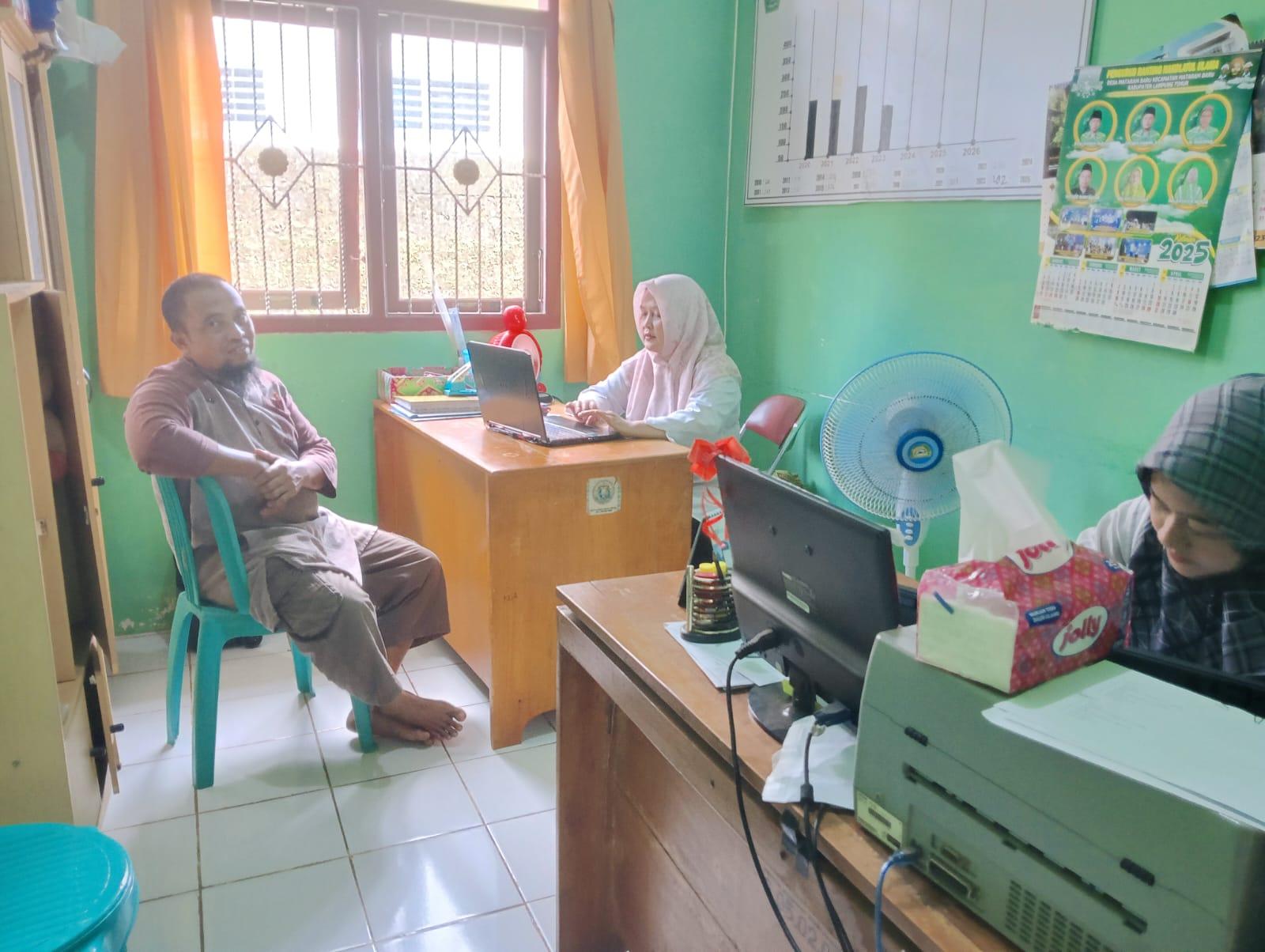 Pelayanan KUA Mataram Baru di Awal Ramadhan; Bantu Warga Urus Persyaratan Nikah