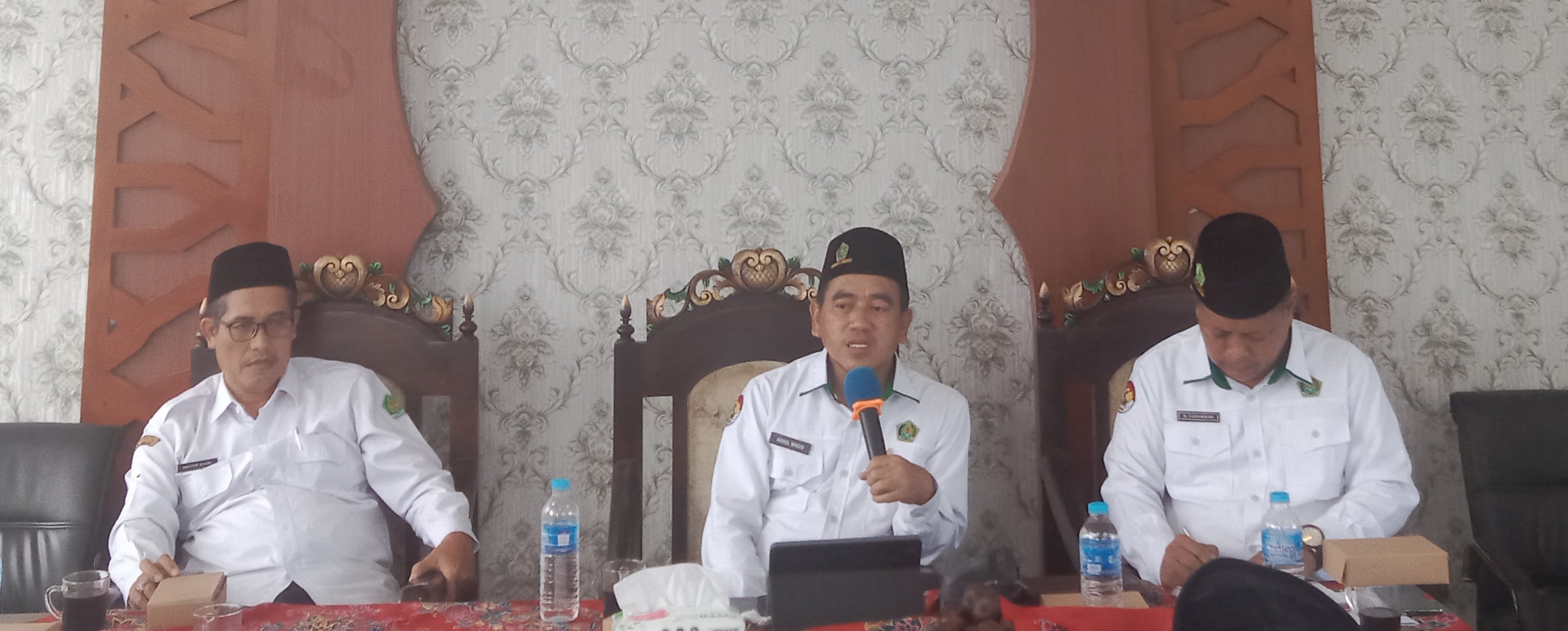 Seksi Bimbingan Masyarakat Islam Kemenag Sumenep menyelenggarakan Rapat Koordinasi bulanan bagi seluruh Kepala KUA se-Sumenep. 