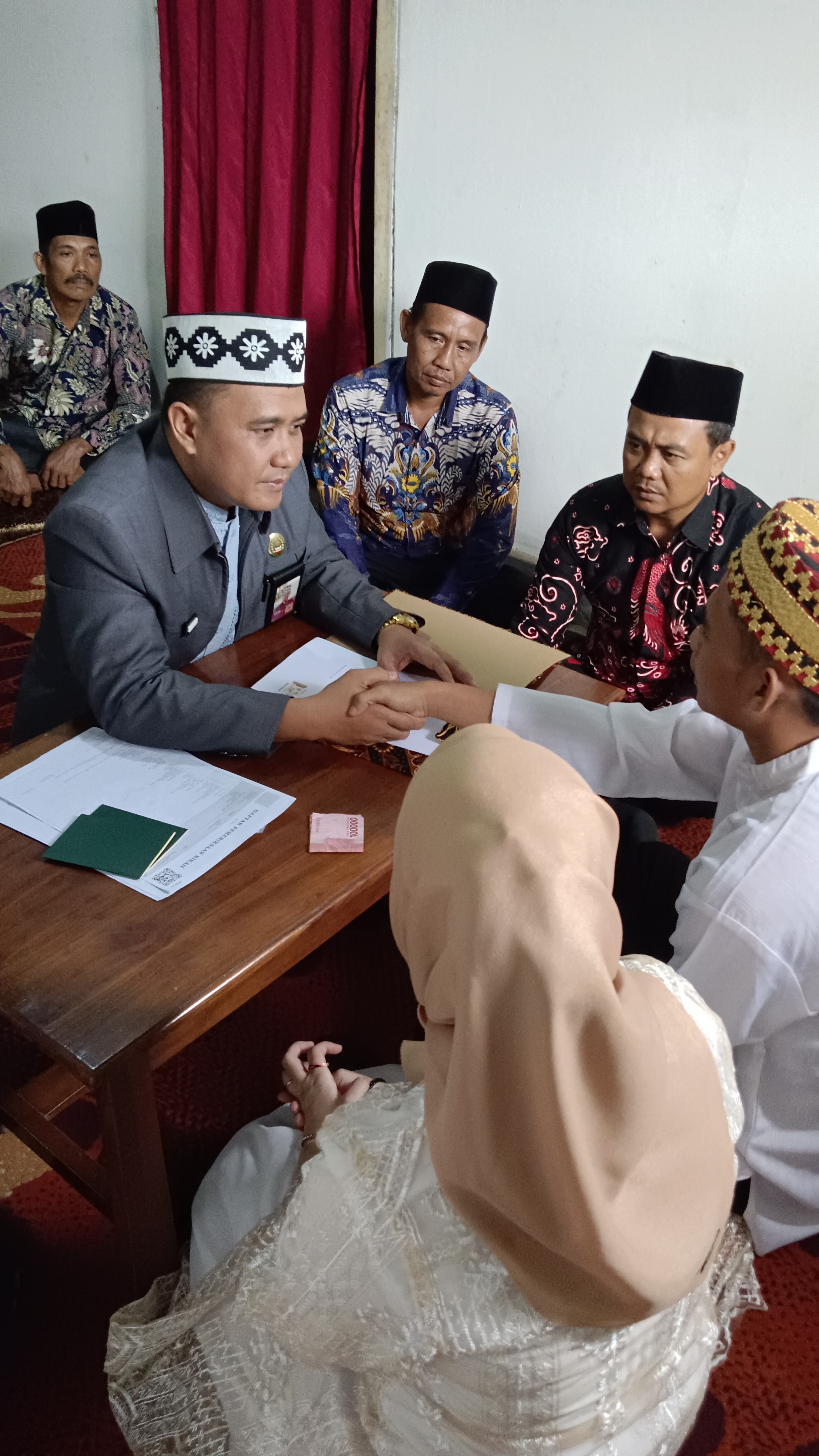 KUA Labuhan Ratu tetap Lakukan Pencatatan Nikah pada Libur Pilkada 2024