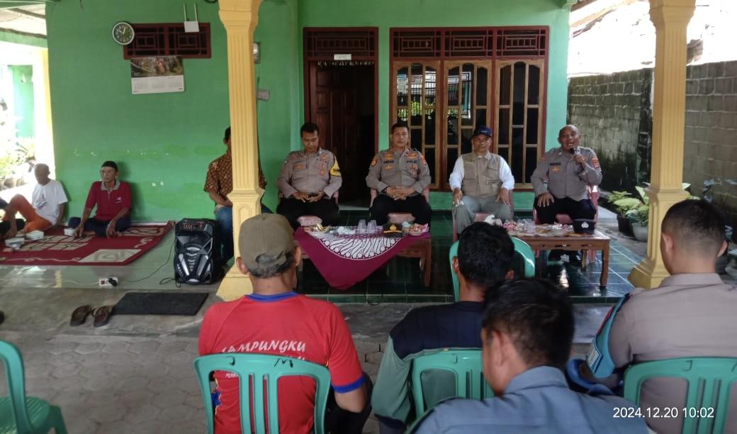 Jumat Curhat di Srigading: Sinergi Polsek dan KUA Jadi Kunci Harmoni Masyarakat