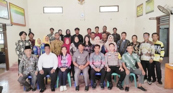 Doa Penyuluh KUA Mengiringi Pelantikan Perangkat Desa Gunung Agung 