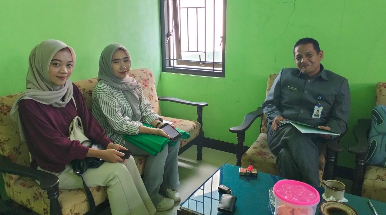 DARI KELAS KE KUA: WALI GHAIB DALAM SOROTAN SKRIPSI MAHASISWI UIN SAIZU PURWOKERTO KUNJUNGI KUA RAKIT