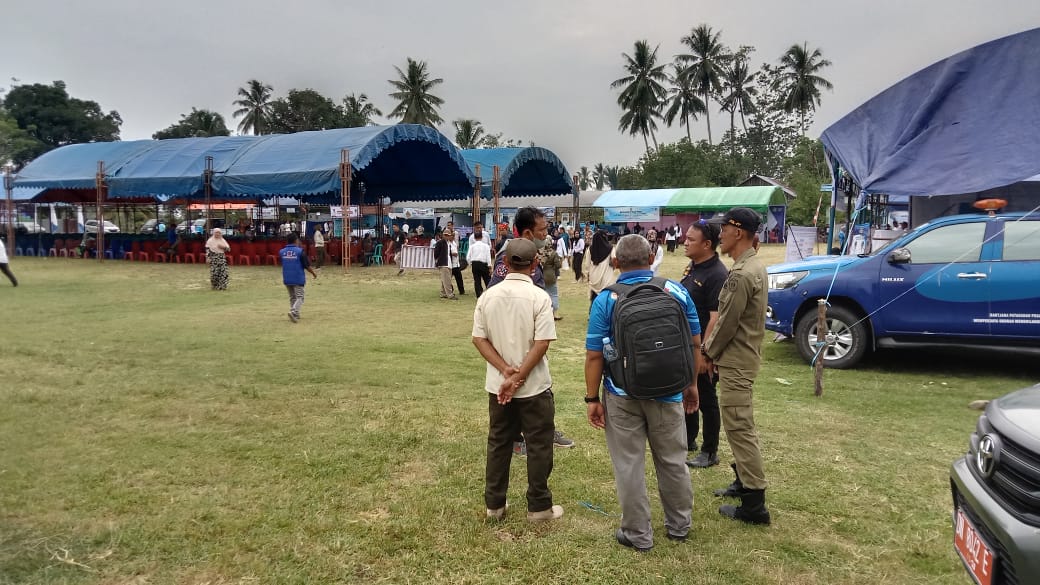 KUA Poso Pesisir Mengikuti  Kegiatan BUNGA DESA di Desa Pinedapa 