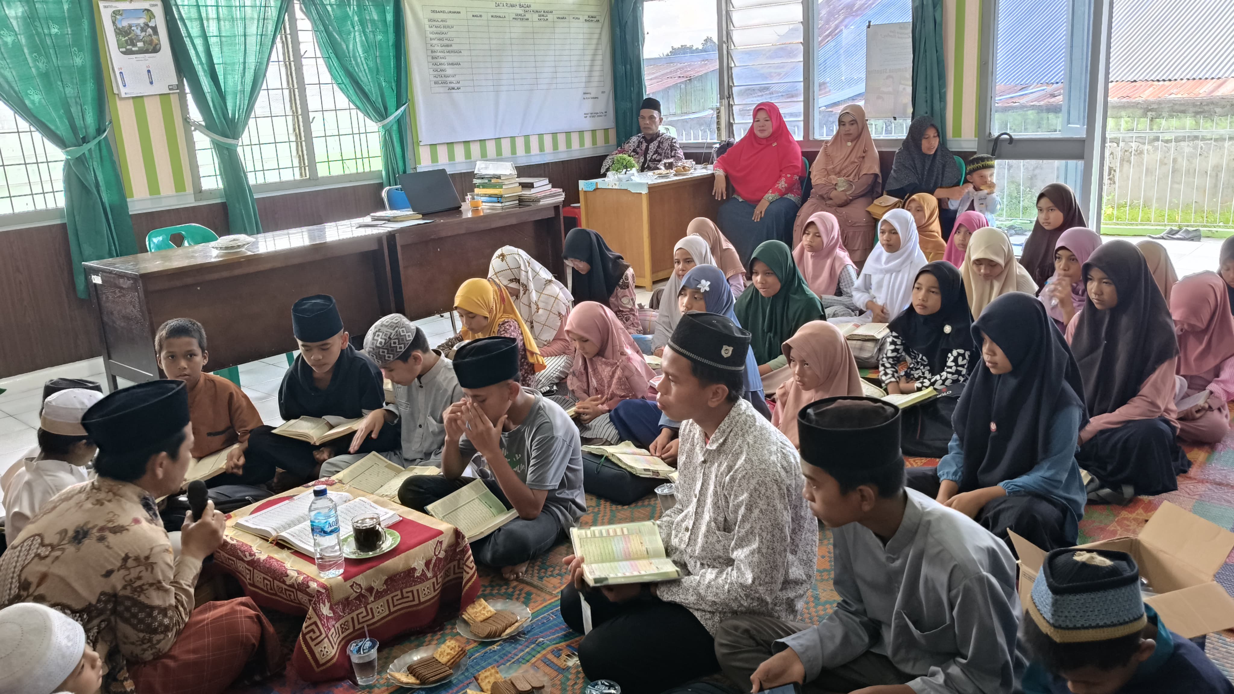 Kerjasama KUA Sidikalang dan LPTQ Kecamatan Rutin Pembinaan Qori dan Qoriah Pemula 