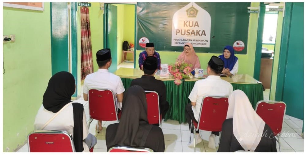 3 Pasang Calon Pengantin Antusias Mengikuti Bimwin di KUA Moncongloe.