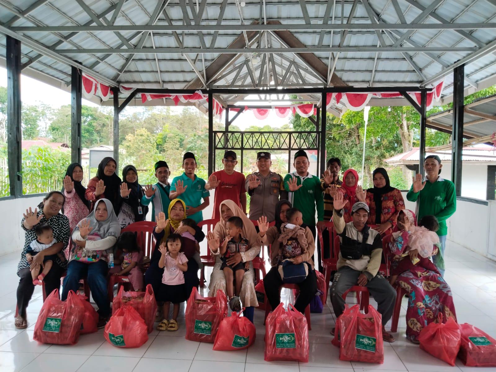 Aksi Peduli Stunting, KUA Balik Bukit Hadiri Penyerahan Paket Bantuan