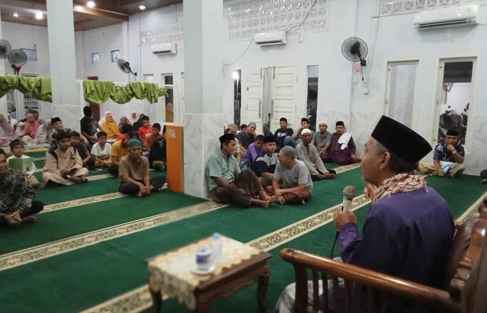  Penghulu Muda KUA Payung Sekaki Isi Tausiah Ramadhan Di Masjid Al-Hidayah  