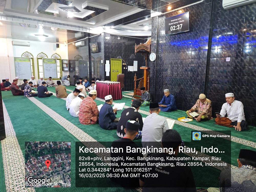 KUA Kecamatan Bangkinang Kota Gelar Indonesia Khataman Al-Qur'an Sesuai SE Sekjen Kemenag Nomor SE 13 Tahun 2025