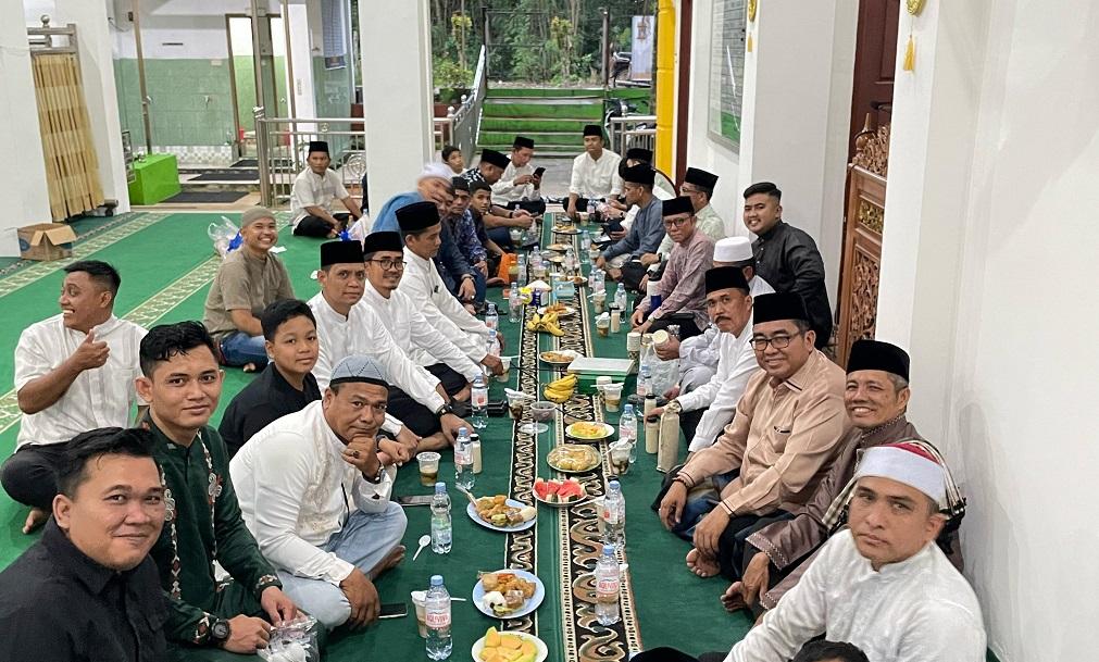 Ka. KUA Kecamatan Hadiri Khatam Qur’an dan Buka Bersama Yang Digelar Kemenag Kota Pekanbaru