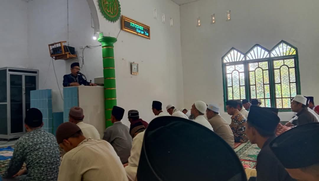 Kepala KUA Kecamatan Sindang Beliti Ilir Laksanakan Safari Jum’at di Masjid Nurul Iman Desa Merantau