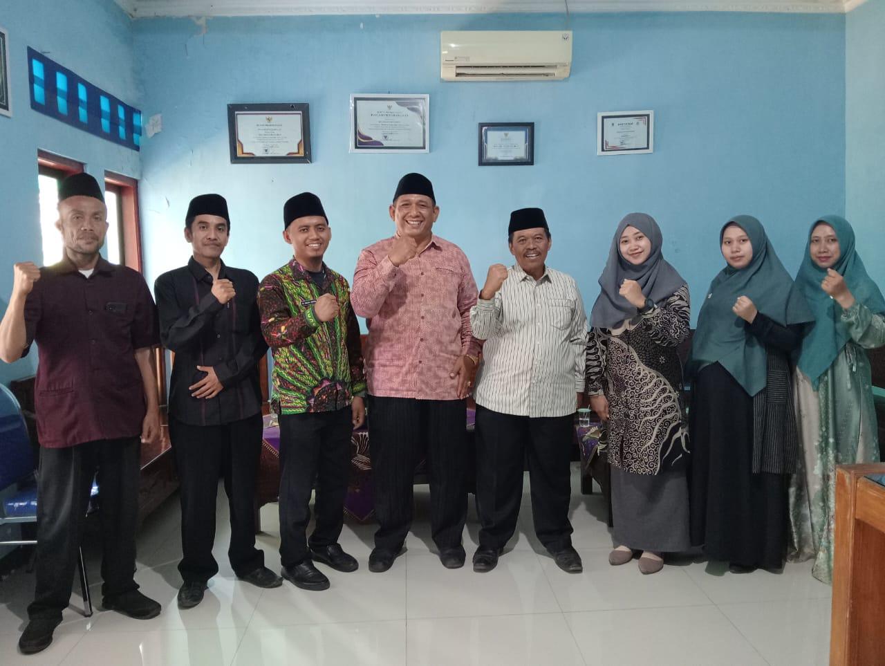 Penghulu dan Tim Penyuluh KUA Bantaran Koordinasi dengan Camat Bahas Problematika Nikah Sirri