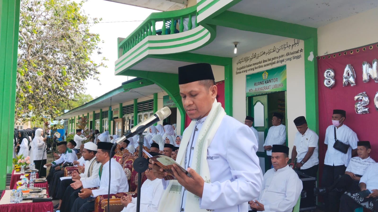 Kepala KUA Bacan Pimpin Doa Dalam Apel Peringatan Hari Santri 2024